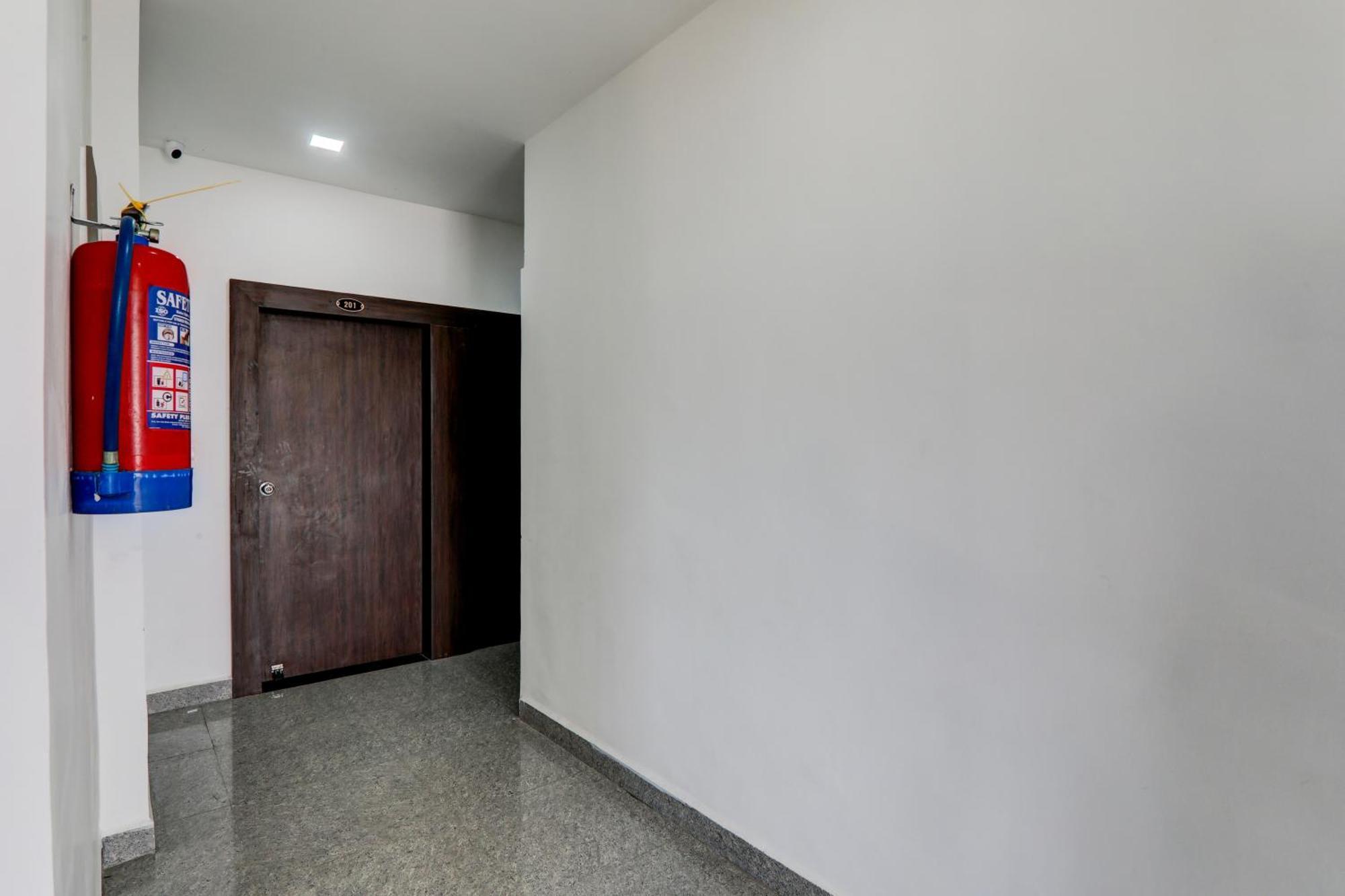 Super Hotel O Flagship Hotel Mk Palace Λάκναου Εξωτερικό φωτογραφία
